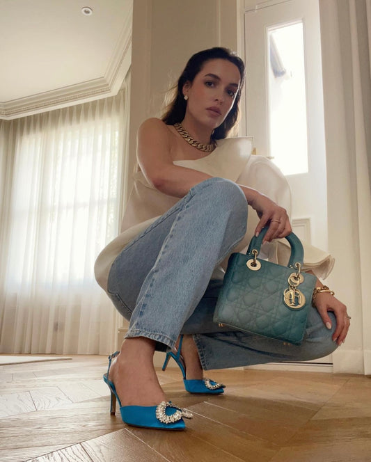 CAMILA CARRIL IS WEARING AMOR!