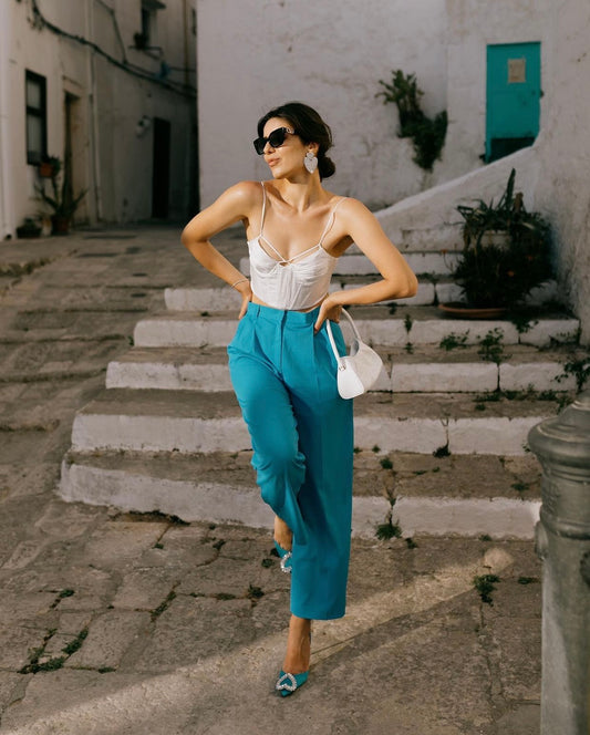 KATIE GIORGASZE IS WEARING AMOR