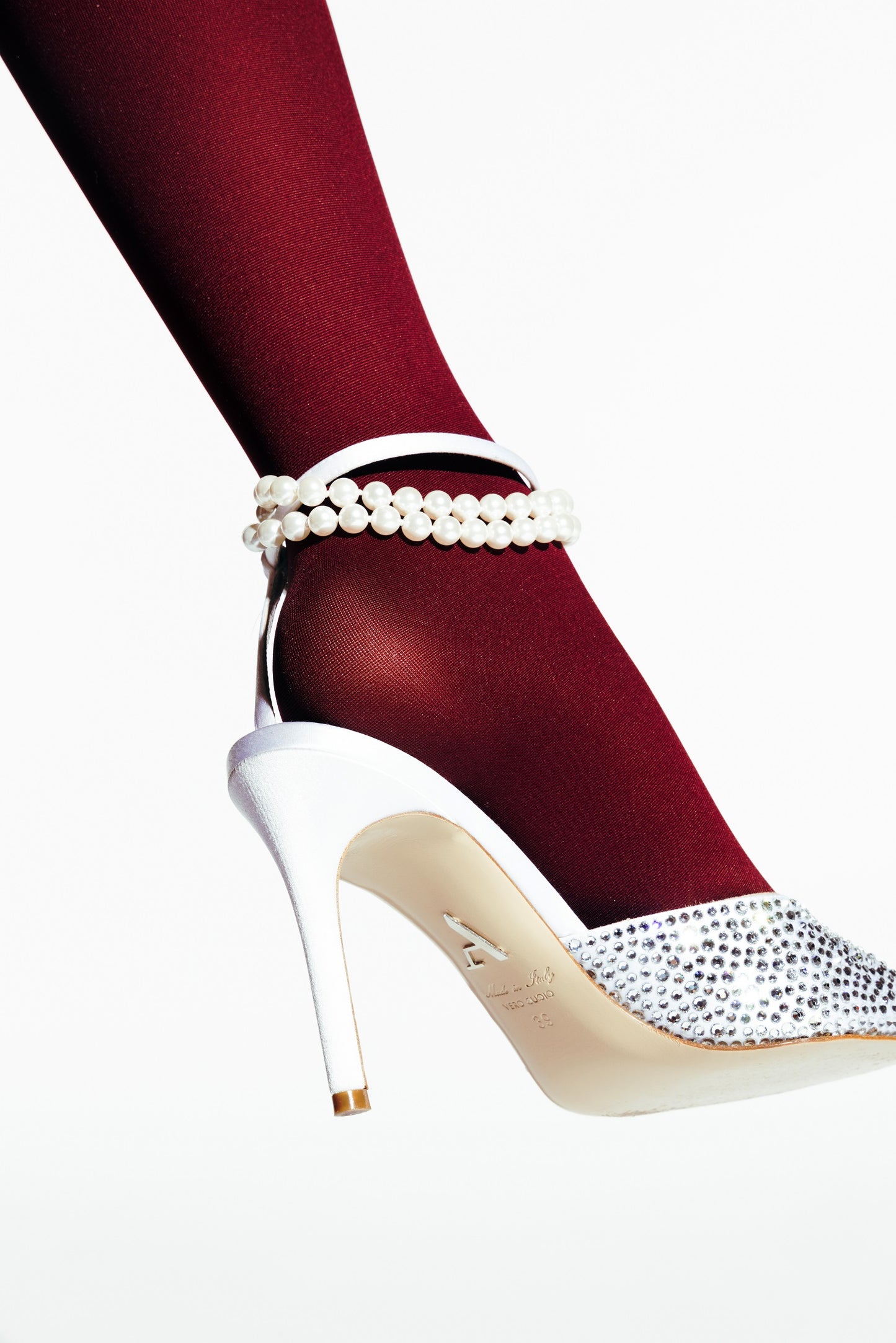 COSMOPOLITAN CRYSTAL WHITE