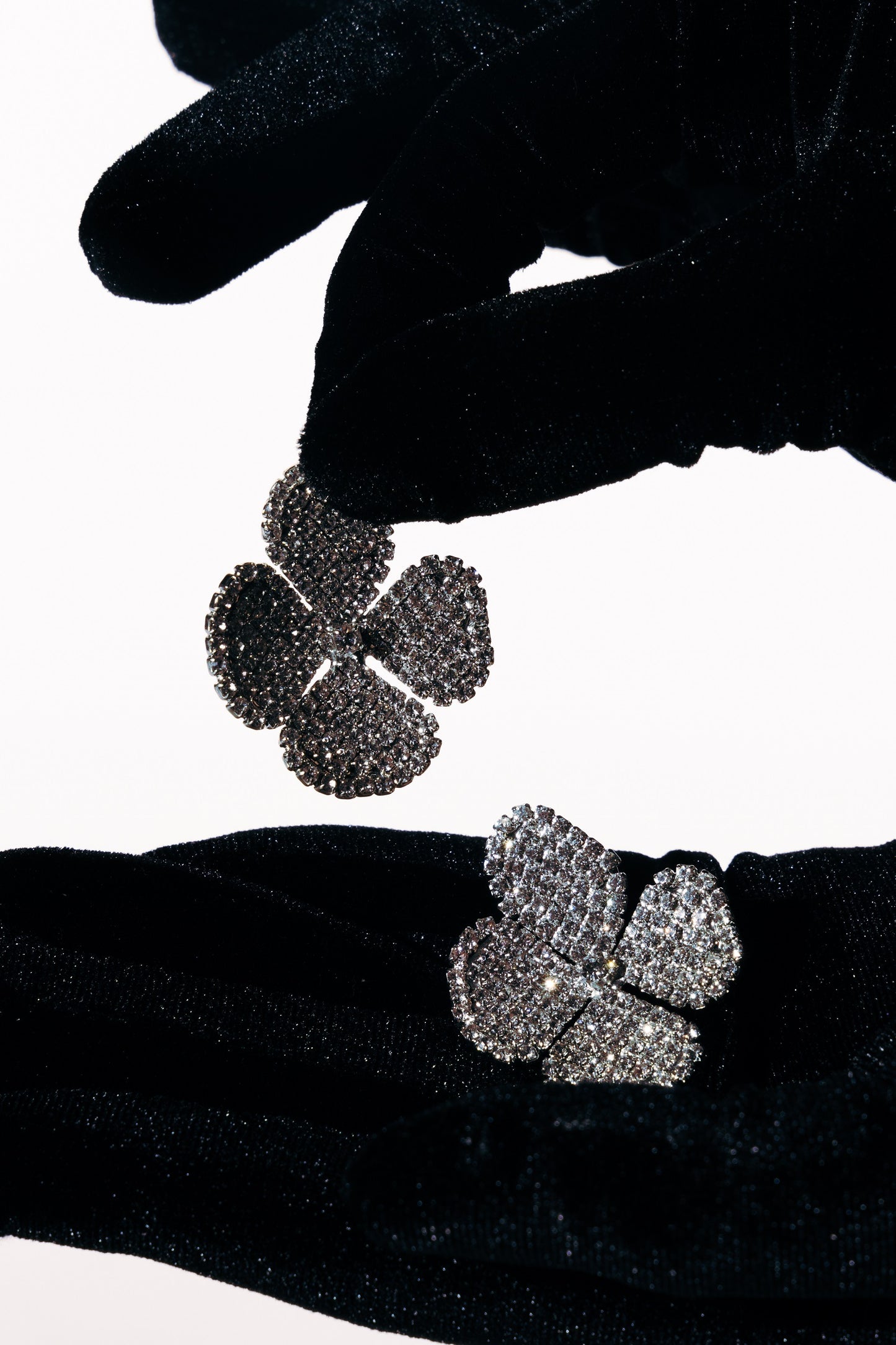 LIV ROSIE CRYSTAL MINI FLOWER EARRING
