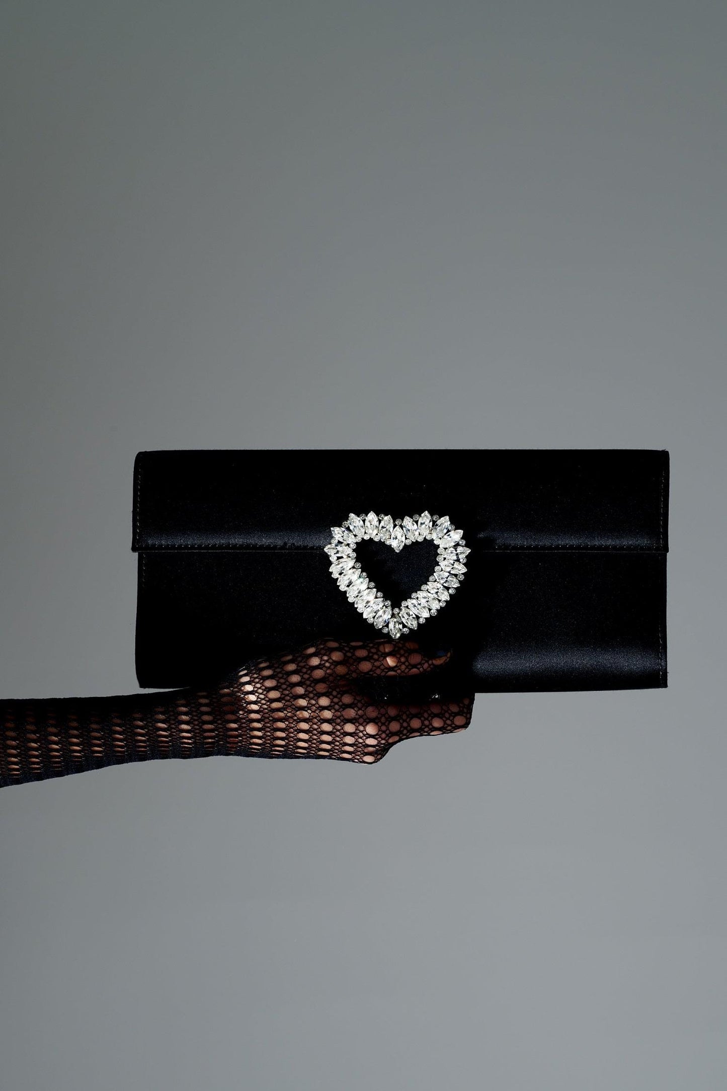 AMOR BLACK CLUTCH