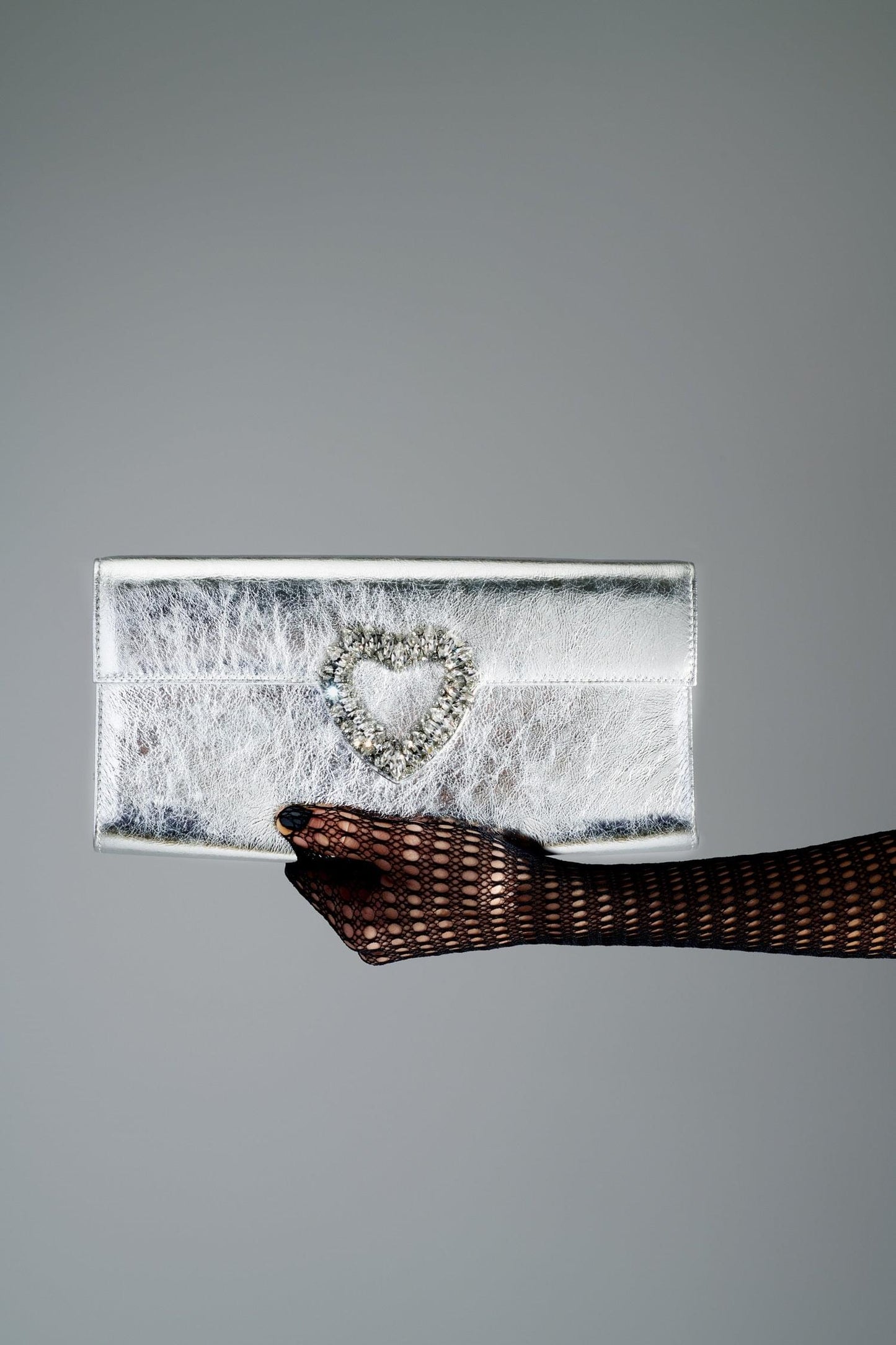 AMOR SILVER CLUTCH